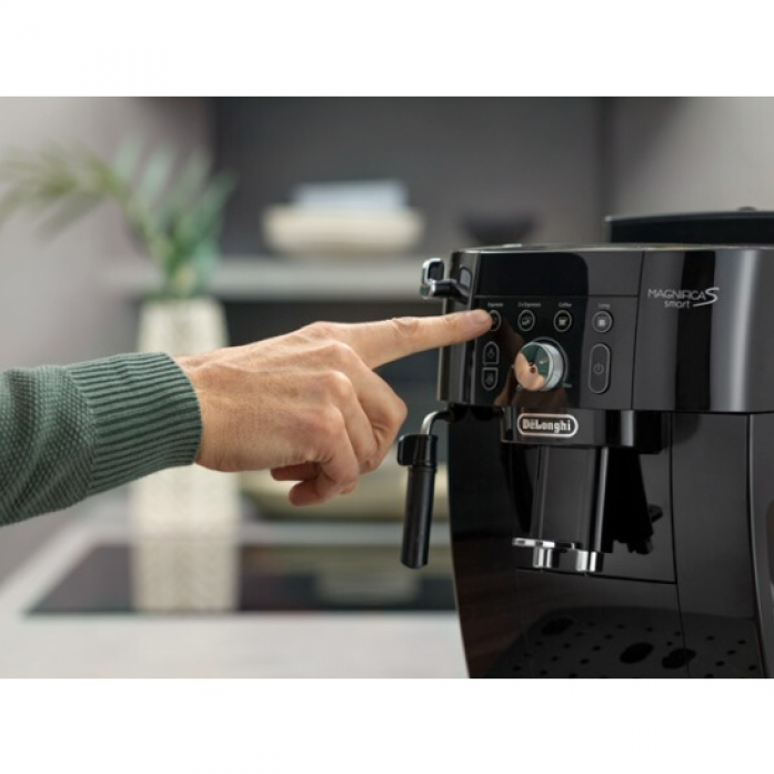 Кофемашина DeLonghi Magnifica S ECAM230.13.B черный в магазине «На диване» в Рязани  — Выгодная цена