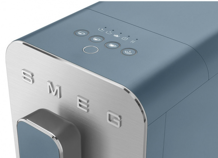 Кофемашина автоматическая Smeg BCC12SBMEU в магазине «На диване» в Рязани  — Выгодная цена